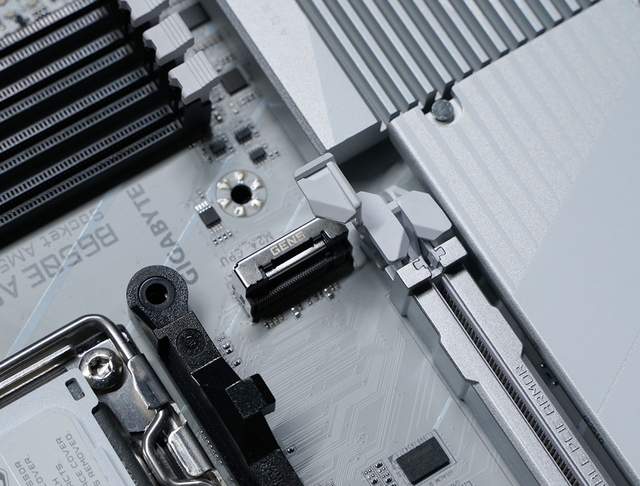 解锁锐龙9000功耗锁生产力最高提升9% 技嘉B650E AORUS ELITE X AX ICE