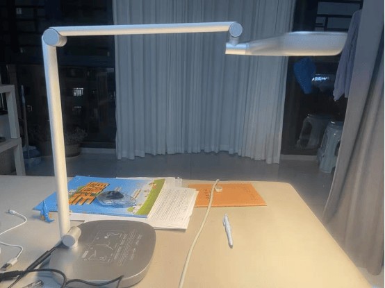 全光谱大路灯是不是智商税？2025专业儿童护眼大路灯测评推荐