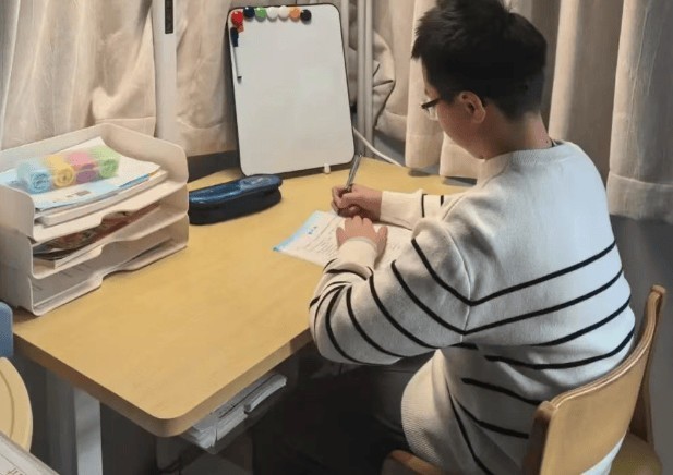 全光谱大路灯是不是智商税？2025专业儿童护眼大路灯测评推荐