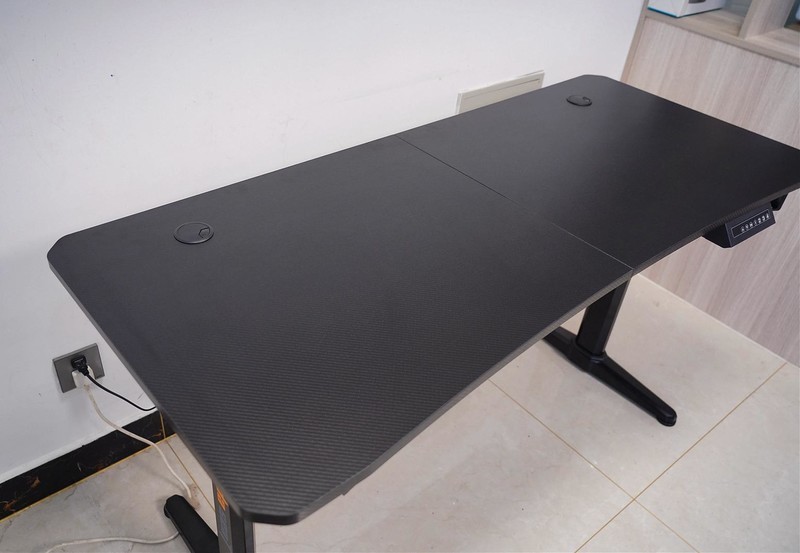 告别单调，肥宅电竞快乐桌值得你拥有——安德斯特升降电竞桌分享