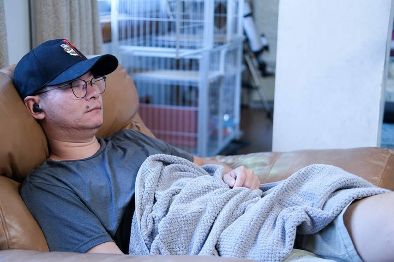 颠覆传统耳机体验，带屏幕的TWS耳机，JBL Tour Pro2开箱评测