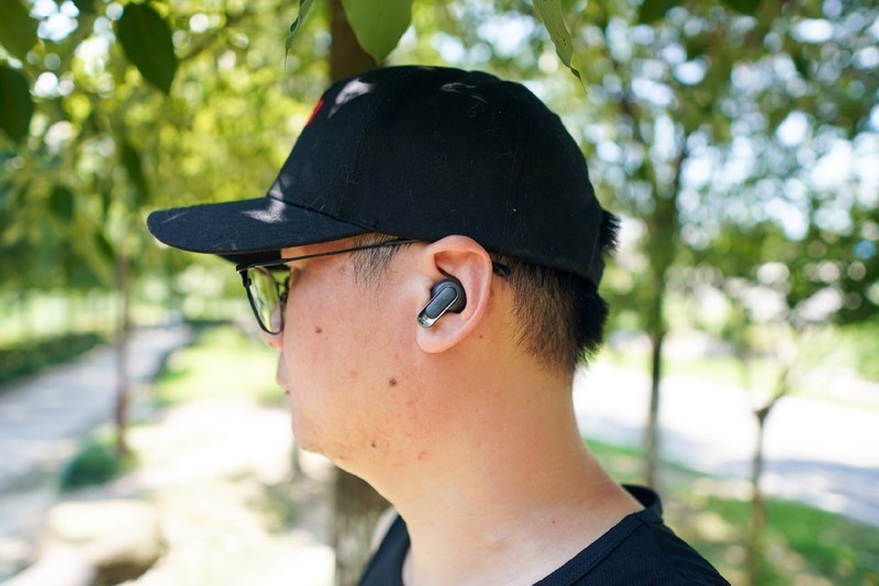 颠覆传统耳机体验，带屏幕的TWS耳机，JBL Tour Pro2开箱评测