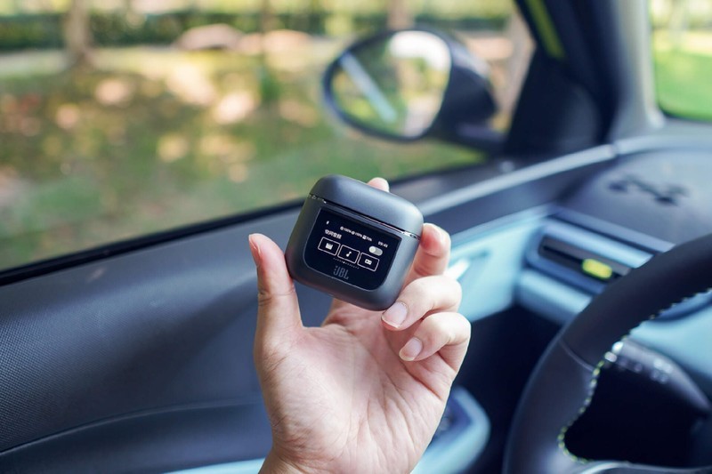 颠覆传统耳机体验，带屏幕的TWS耳机，JBL Tour Pro2开箱评测