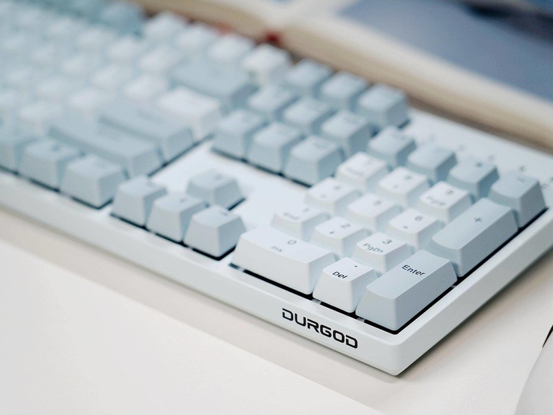 CHERRY樱桃轴？杜伽K310浅雾蓝无光版，网友：小清新桌搭不二之选