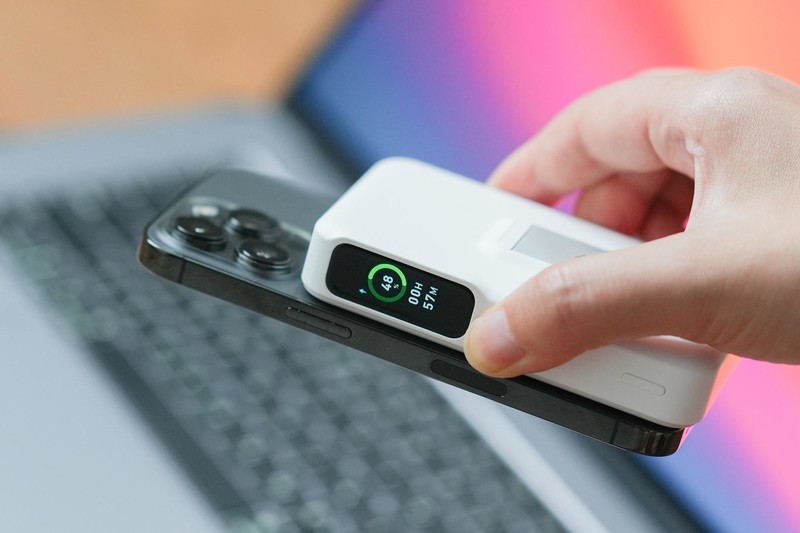 懂王同款，安克磁吸充电宝上手体验，15W更给力