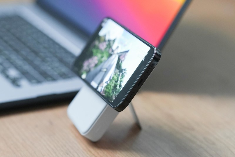 懂王同款，安克磁吸充电宝上手体验，15W更给力