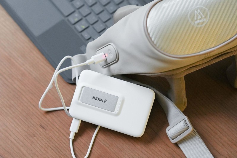 懂王同款，安克磁吸充电宝上手体验，15W更给力