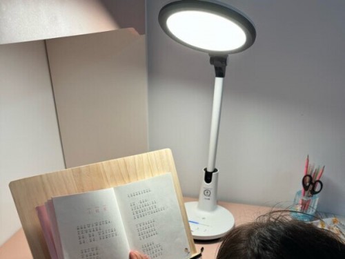 儿童照明灯led哪个好?儿童护眼灯哪个牌子好?家长进！