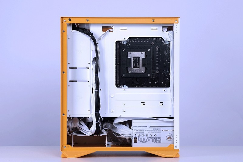 私人の手绘皮卡丘定制主题，i5-12490F+RTX3070显卡性价比装机推荐