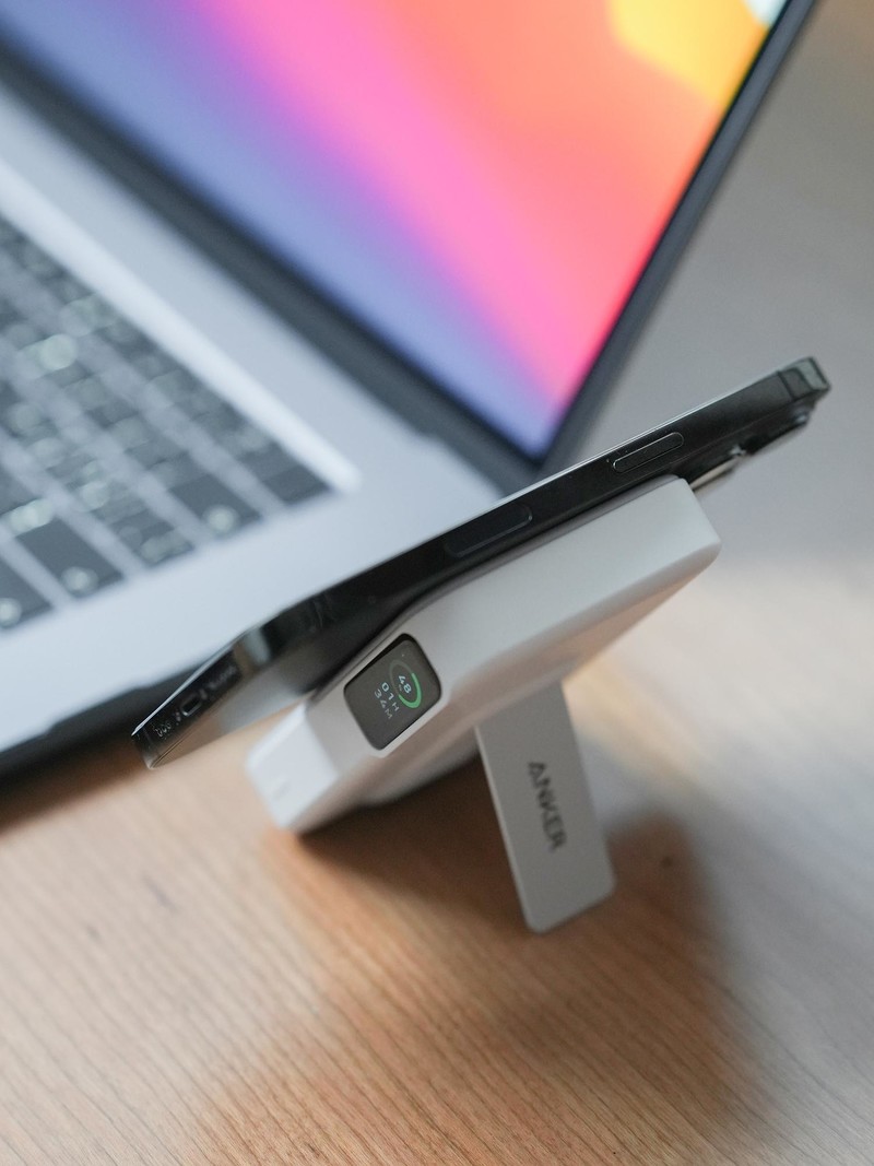 懂王同款，安克磁吸充电宝上手体验，15W更给力