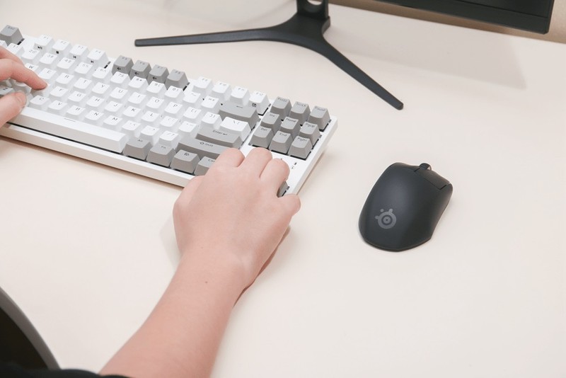 赛睿Prime Mini Wireless游戏鼠标体验：皮王小手版，专为职业电竞选手定制