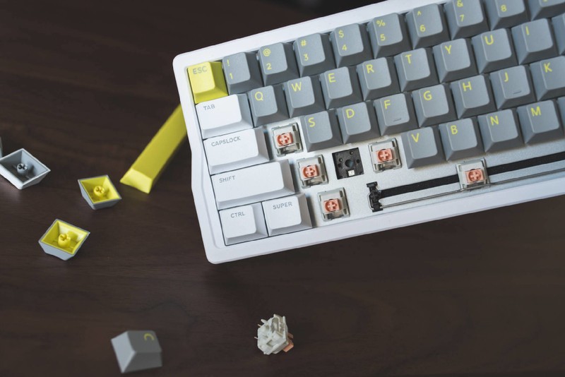 未来赛博美学，这会是客制化亲民的开始？IQUNIX Q66银迹上手详评