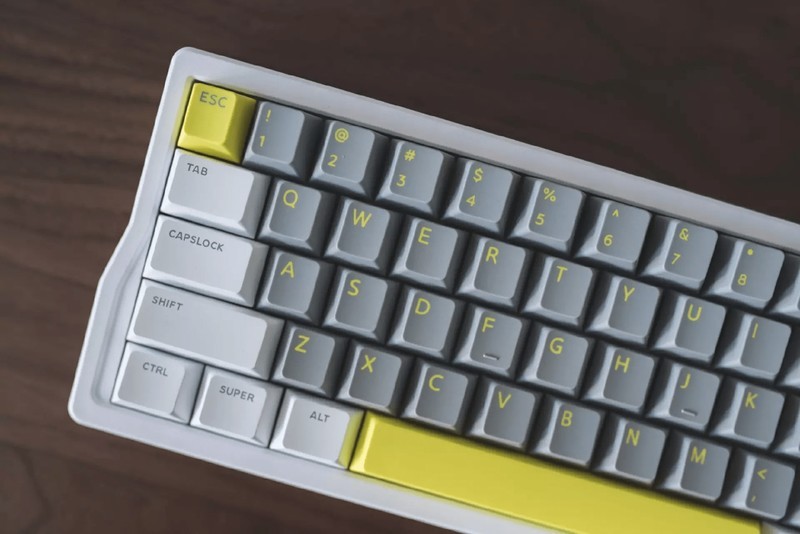 未来赛博美学，这会是客制化亲民的开始？IQUNIX Q66银迹上手详评