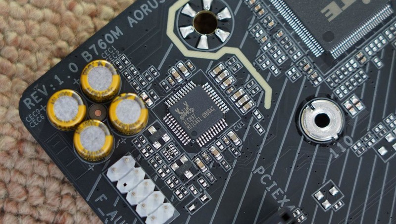 如何打造一台高性价比小钢炮？13400+B760M电竞雕+4070Ti打造的MATX主机分享