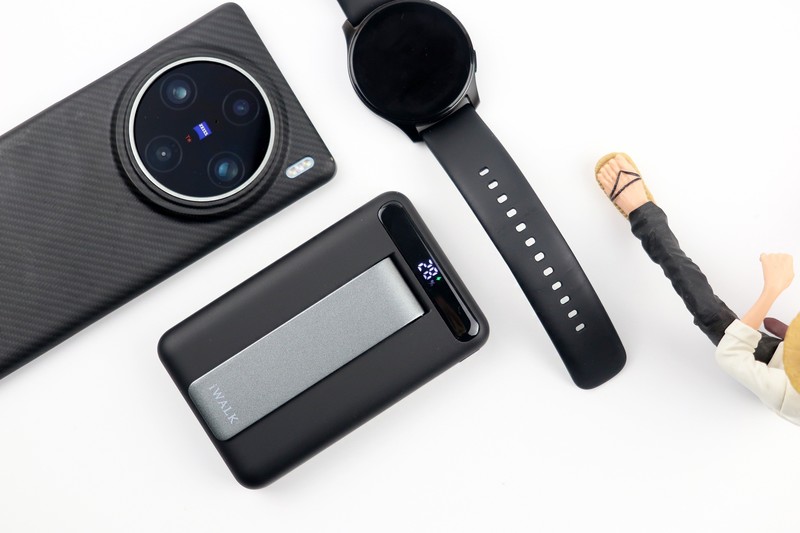 便捷充电新选择——iWALK爱沃可Qi2磁吸无线充电宝体验