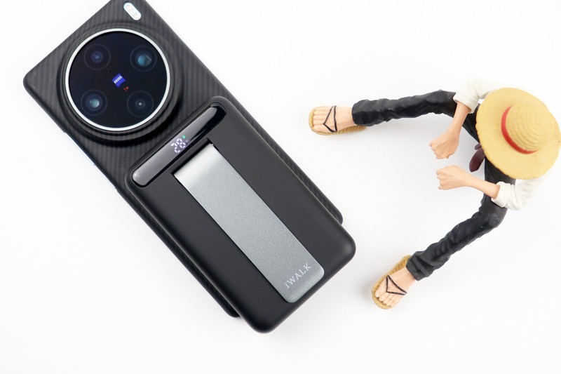 便捷充电新选择——iWALK爱沃可Qi2磁吸无线充电宝体验