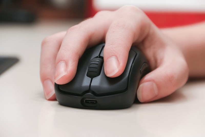 赛睿Prime Mini Wireless游戏鼠标体验：皮王小手版，专为职业电竞选手定制