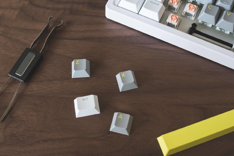 未来赛博美学，这会是客制化亲民的开始？IQUNIX Q66银迹上手详评