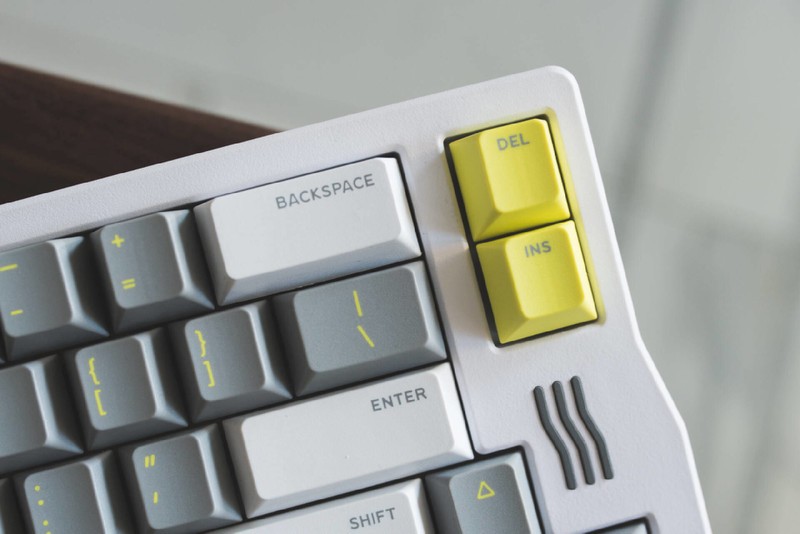 未来赛博美学，这会是客制化亲民的开始？IQUNIX Q66银迹上手详评