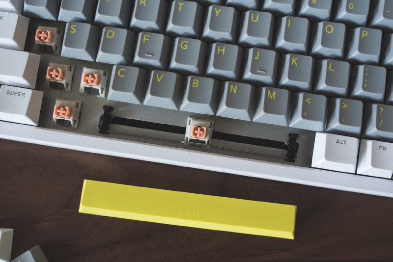 未来赛博美学，这会是客制化亲民的开始？IQUNIX Q66银迹上手详评