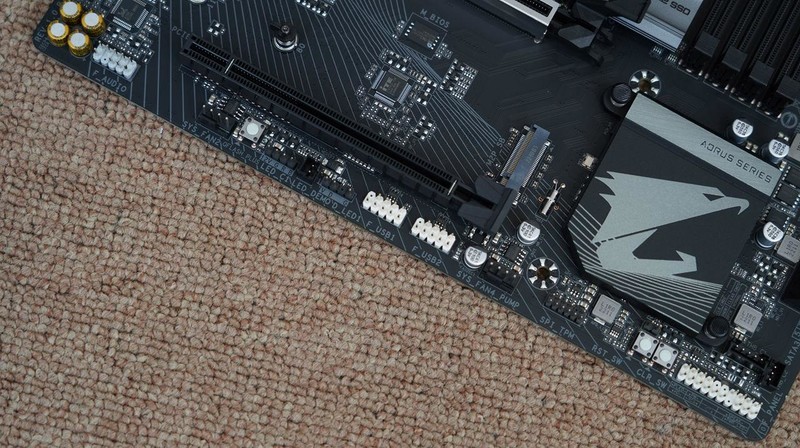 如何打造一台高性价比小钢炮？13400+B760M电竞雕+4070Ti打造的MATX主机分享