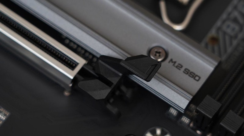 如何打造一台高性价比小钢炮？13400+B760M电竞雕+4070Ti打造的MATX主机分享