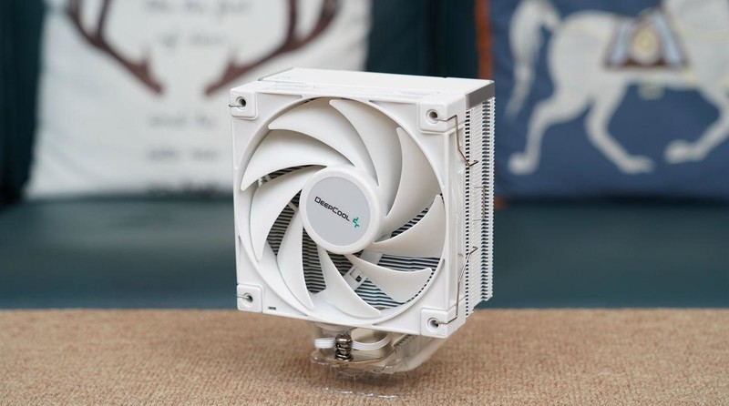 如何打造一台高性价比小钢炮？13400+B760M电竞雕+4070Ti打造的MATX主机分享