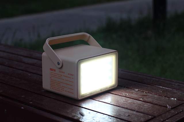 充的快、用的久，说走就走的“移族户外电源”初体验