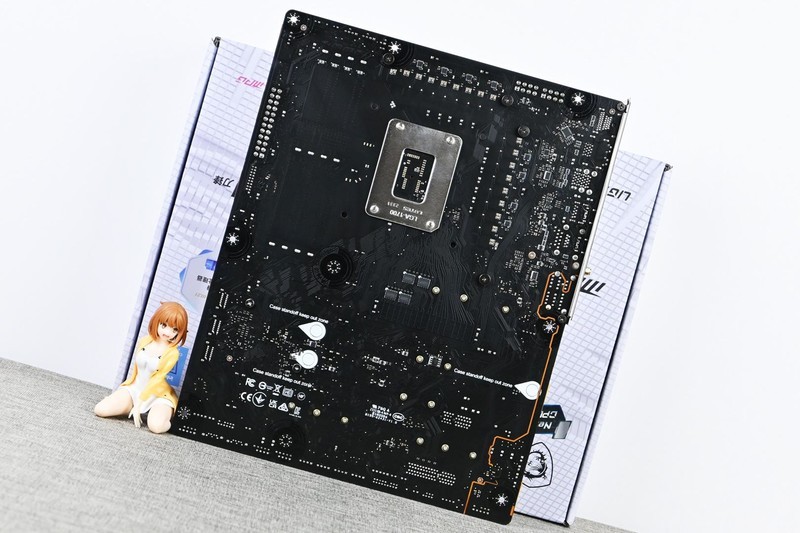 微星MPG Z790 EDGE TI MAX WIFI刀锋钛主板拆解试玩：最佳化设定好伴侣