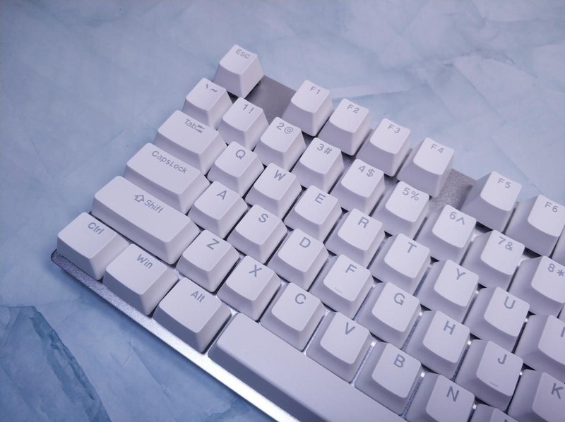 全键RGB热插拔，客制化性价比高，雷柏V700DIY机械键盘