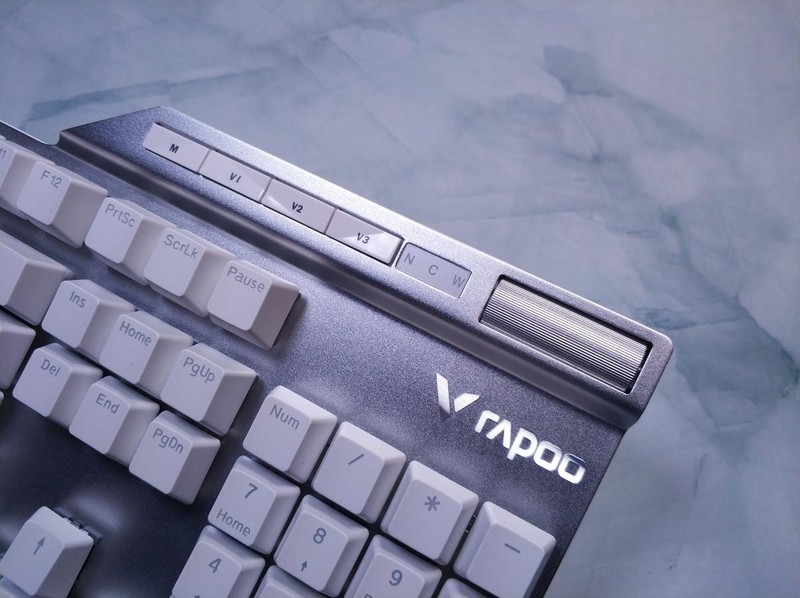 全键RGB热插拔，客制化性价比高，雷柏V700DIY机械键盘