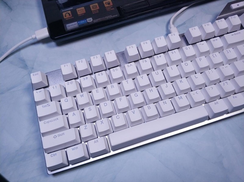 全键RGB热插拔，客制化性价比高，雷柏V700DIY机械键盘