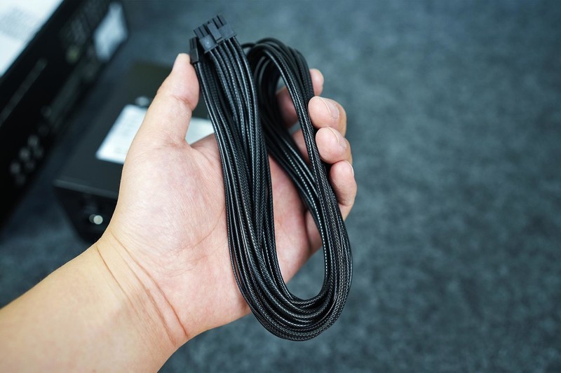 硬核装备也能如此优雅，美商海盗船机电散撞色主题装机分享