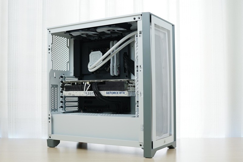 硬核装备也能如此优雅，美商海盗船机电散撞色主题装机分享