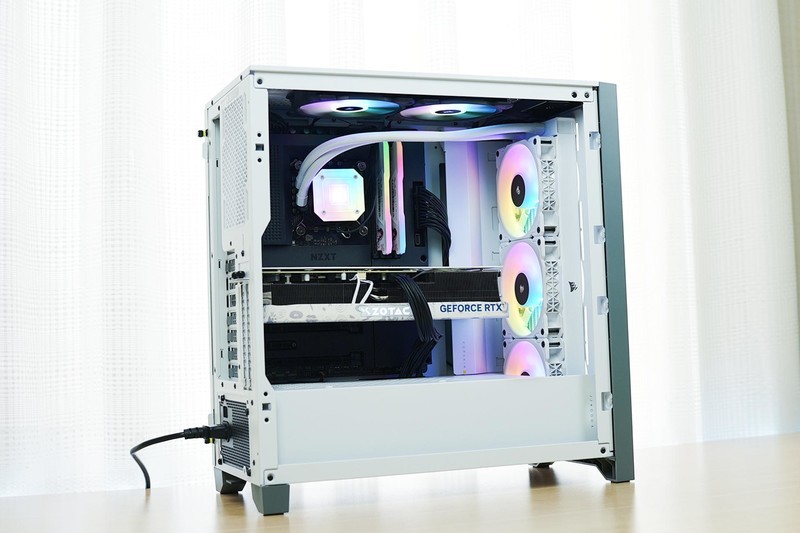 硬核装备也能如此优雅，美商海盗船机电散撞色主题装机分享