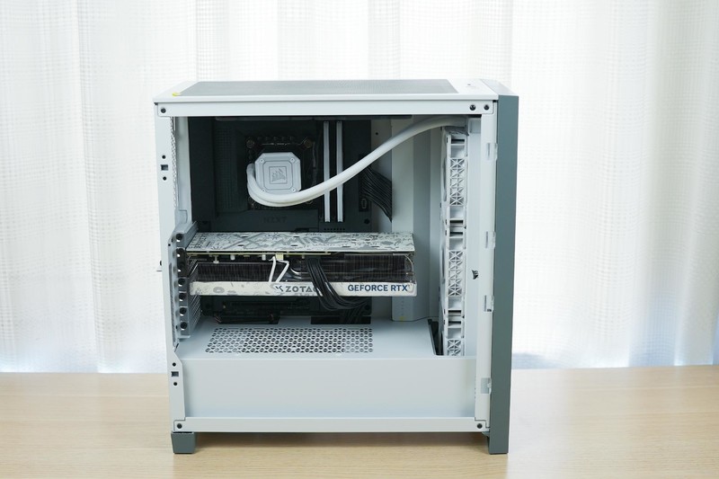 硬核装备也能如此优雅，美商海盗船机电散撞色主题装机分享