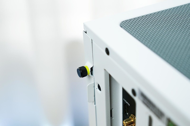 硬核装备也能如此优雅，美商海盗船机电散撞色主题装机分享