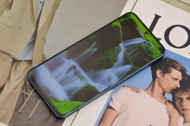 轻薄高颜值，实力均衡的千元机荣耀X40 i评测