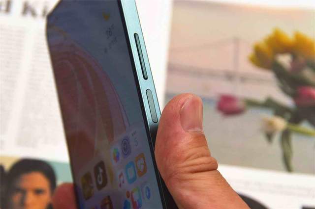 轻薄高颜值，实力均衡的千元机荣耀X40 i评测