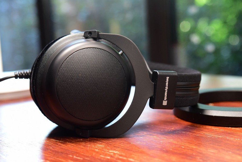 不死鸟拜雅DT880黑色限量版上手：大耳选购预算不足就选它