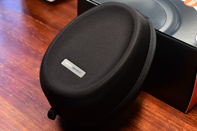 不死鸟拜雅DT880黑色限量版上手：大耳选购预算不足就选它