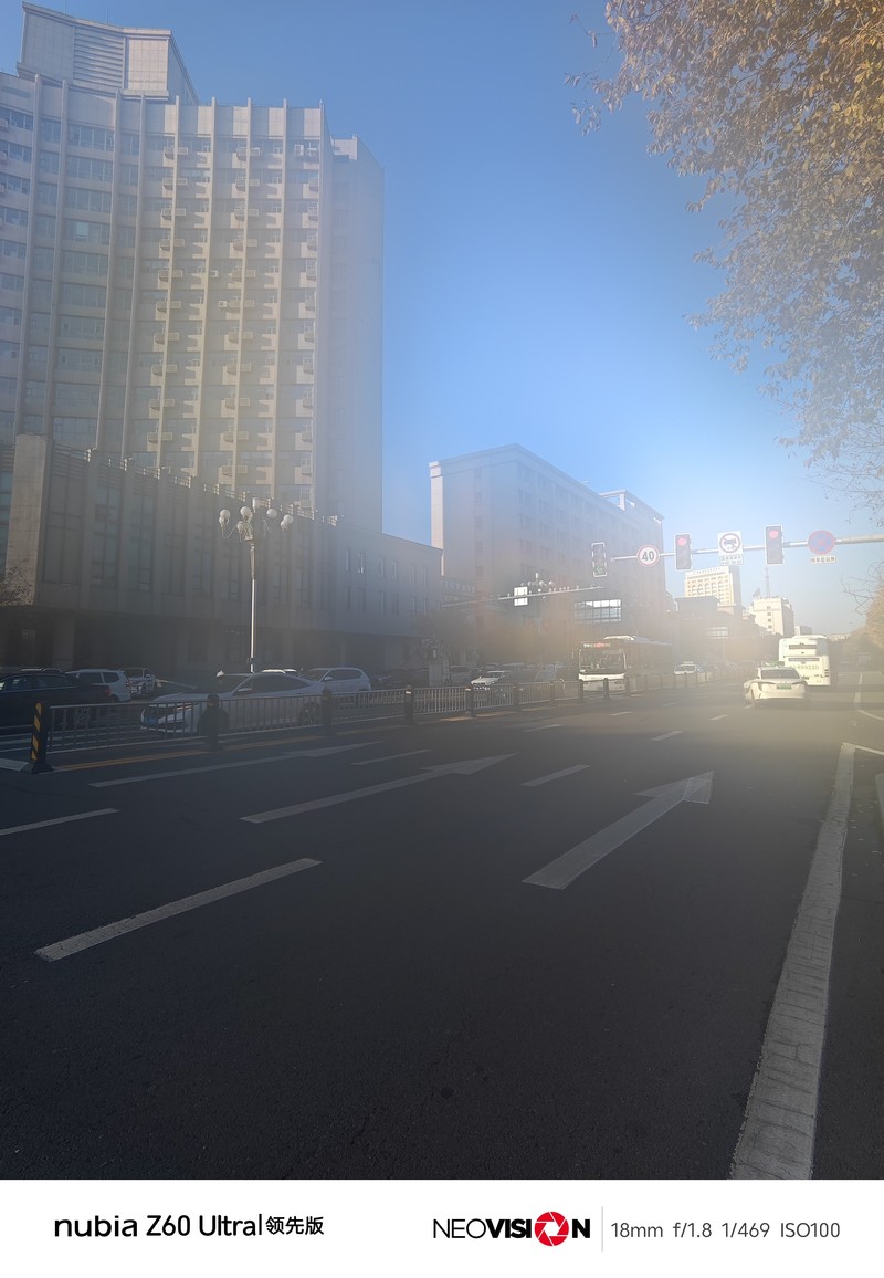 镜头内部起雾，正常吗？