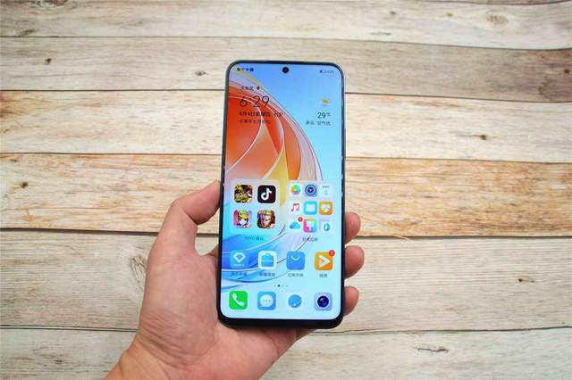 轻薄高颜值，实力均衡的千元机荣耀X40 i评测