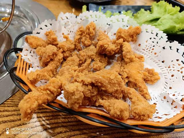 轻薄高颜值，实力均衡的千元机荣耀X40 i评测