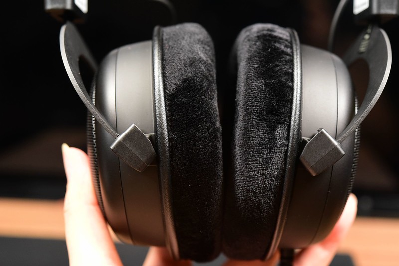 不死鸟拜雅DT880黑色限量版上手：大耳选购预算不足就选它