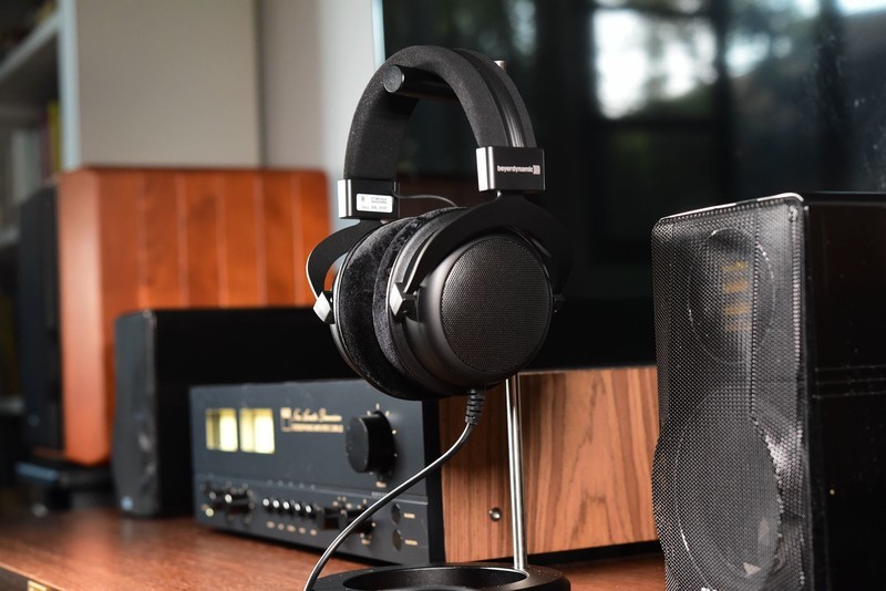 不死鸟拜雅DT880黑色限量版上手：大耳选购预算不足就选它