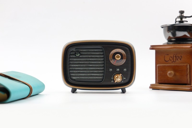 复古造型与高新科技的结合——熊猫D-36复古收音机蓝牙音箱体验