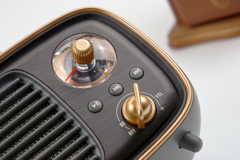 复古造型与高新科技的结合——熊猫D-36复古收音机蓝牙音箱体验