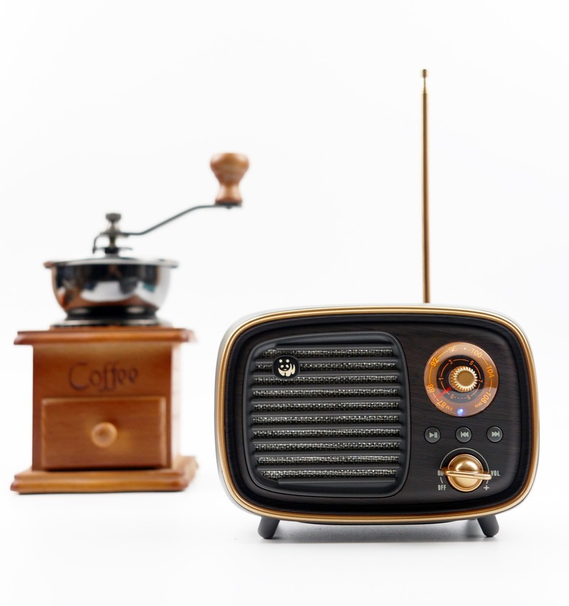 复古造型与高新科技的结合——熊猫D-36复古收音机蓝牙音箱体验