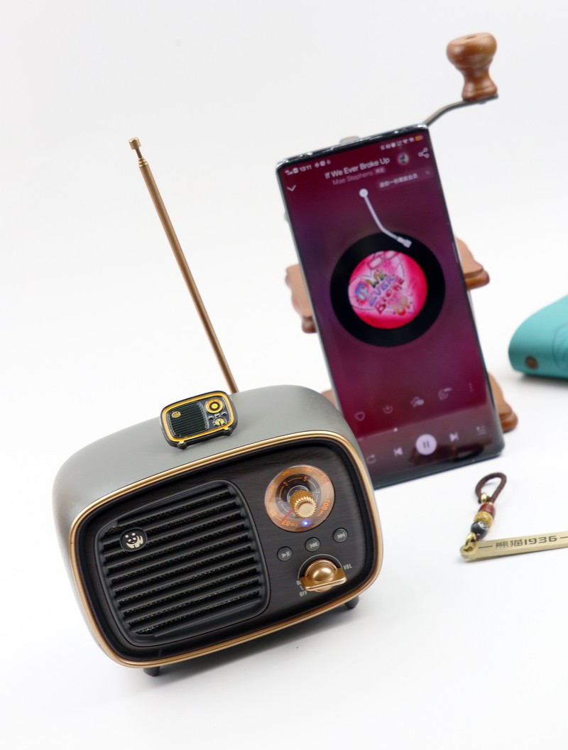 复古造型与高新科技的结合——熊猫D-36复古收音机蓝牙音箱体验